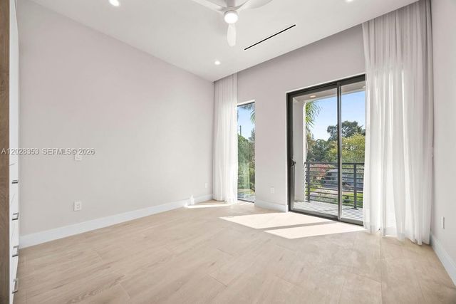 1135 NE 11th Avenue, Fort Lauderdale, FL 33304