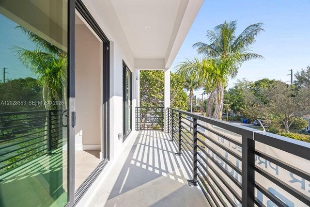1135 NE 11th Avenue, Fort Lauderdale, FL 33304
