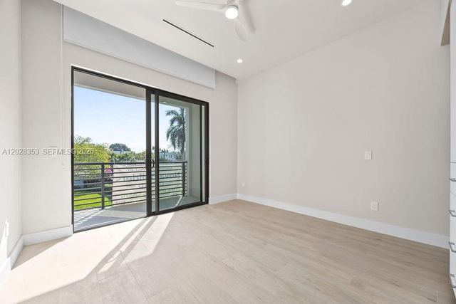 1135 NE 11th Avenue, Fort Lauderdale, FL 33304
