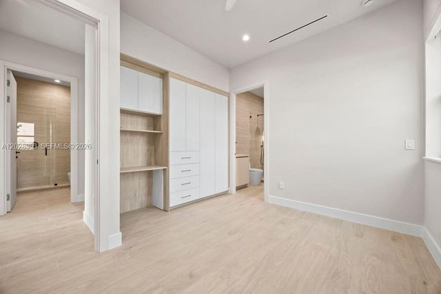 1135 NE 11th Avenue, Fort Lauderdale, FL 33304