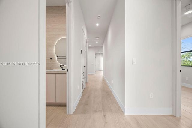 1135 NE 11th Avenue, Fort Lauderdale, FL 33304