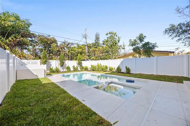 1135 NE 11th Avenue, Fort Lauderdale, FL 33304