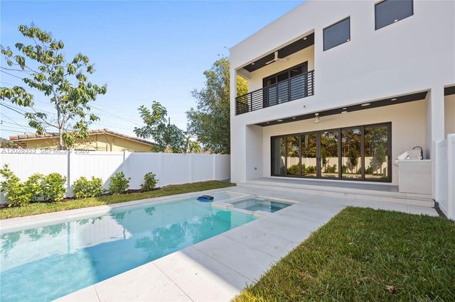 1135 NE 11th Avenue, Fort Lauderdale, FL 33304