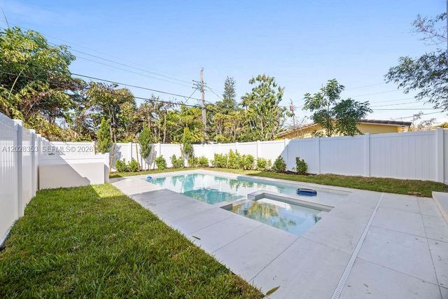 1135 NE 11th Avenue, Fort Lauderdale, FL 33304