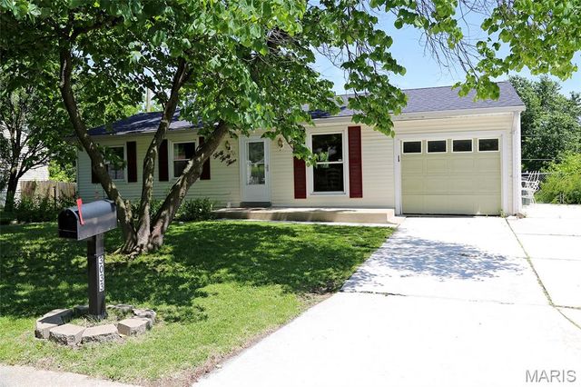 3033 Saint Babette Lane, St Charles, MO 63301