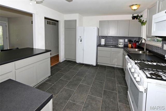 3033 Saint Babette Lane, St Charles, MO 63301