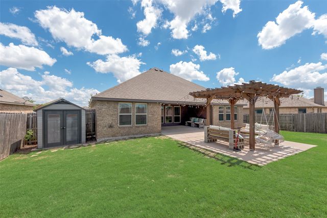 137 Sierra Drive, Waxahachie, TX 75167