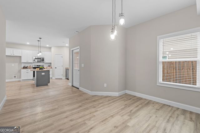 302 Beau Claire Circle, Byron, GA 31008