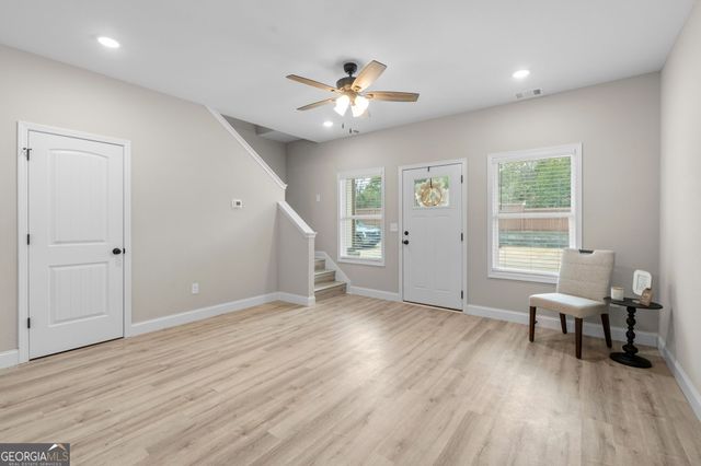 302 Beau Claire Circle, Byron, GA 31008