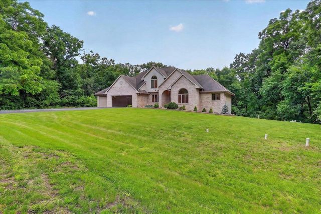 5035 N Northwood Trace, Janesville, WI 53545