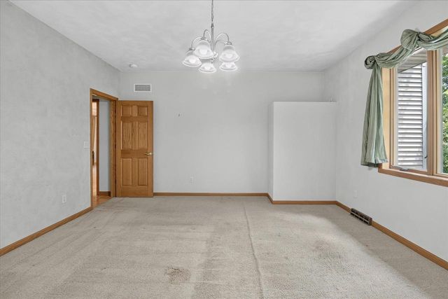 5035 N Northwood Trace, Janesville, WI 53545