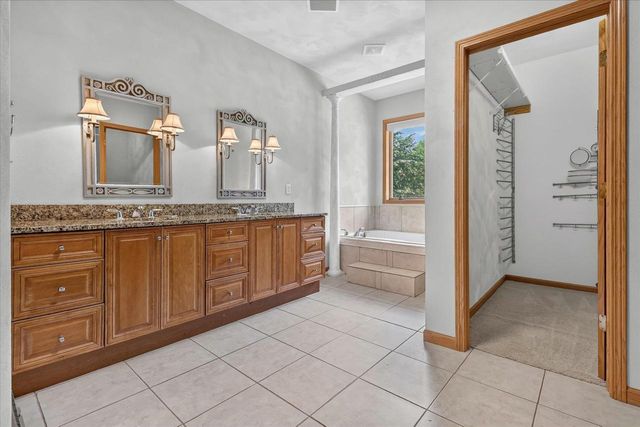 5035 N Northwood Trace, Janesville, WI 53545