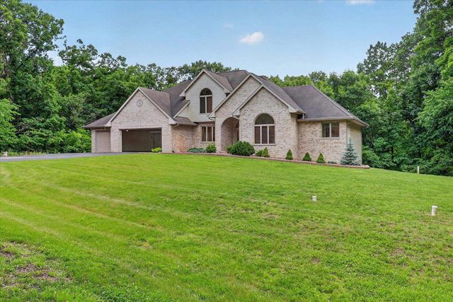 5035 N Northwood Trace, Janesville, WI 53545
