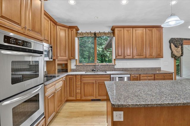5035 N Northwood Trace, Janesville, WI 53545