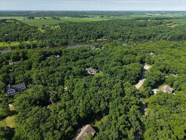5035 N Northwood Trace, Janesville, WI 53545