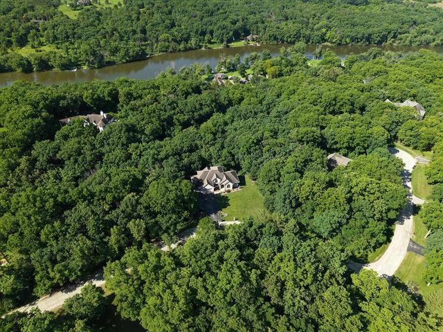 5035 N Northwood Trace, Janesville, WI 53545