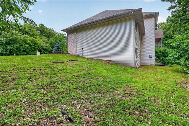 5035 N Northwood Trace, Janesville, WI 53545