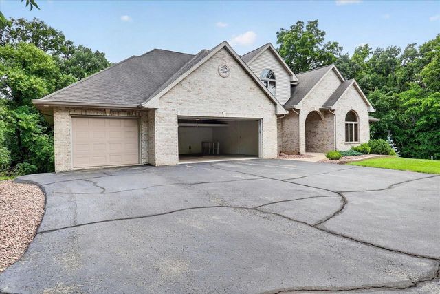 5035 N Northwood Trace, Janesville, WI 53545