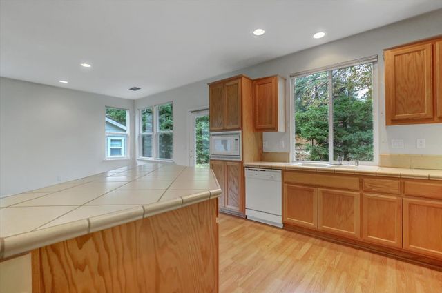 124 Starling Cir, Grass Valley, CA 95945