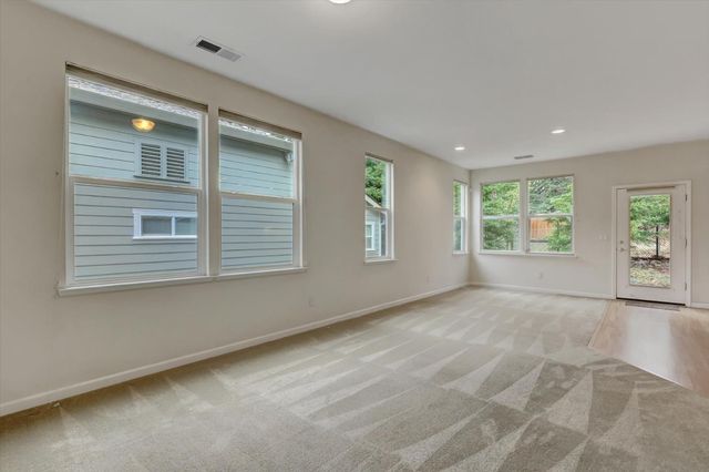 124 Starling Cir, Grass Valley, CA 95945