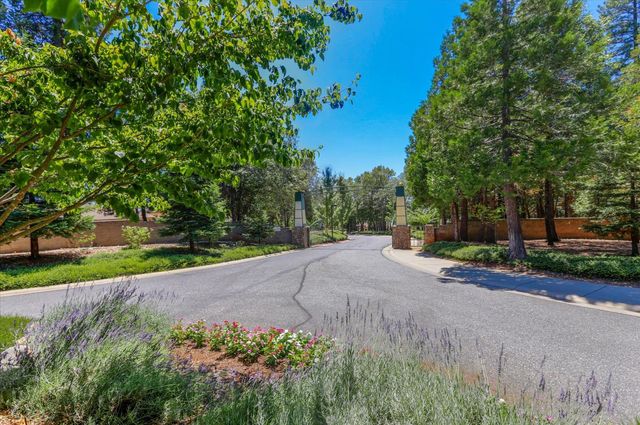 124 Starling Cir, Grass Valley, CA 95945