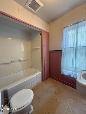 14 Davis Street, Glens Falls, NY 12801