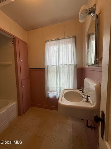14 Davis Street, Glens Falls, NY 12801