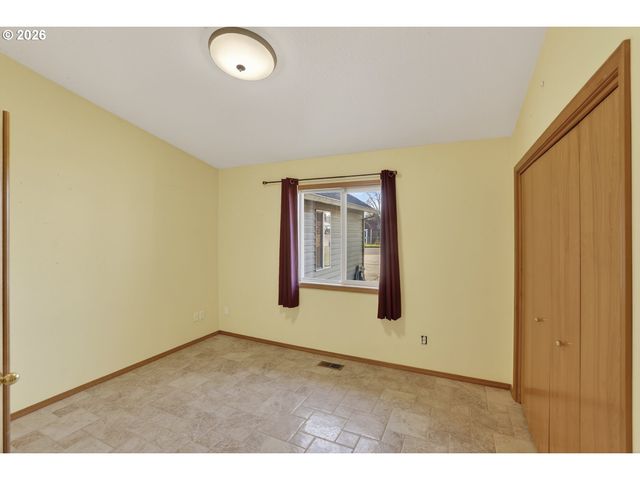 112 WHITE Way, St Helens, OR 97051