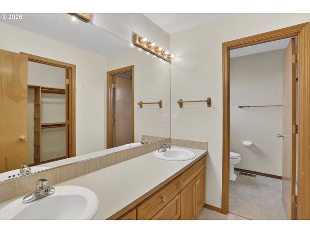 112 WHITE Way, St Helens, OR 97051