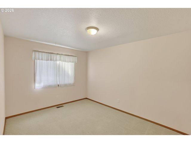 112 WHITE Way, St Helens, OR 97051