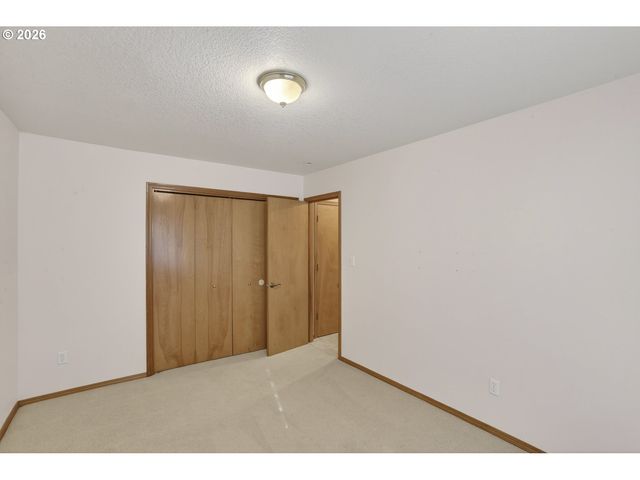 112 WHITE Way, St Helens, OR 97051