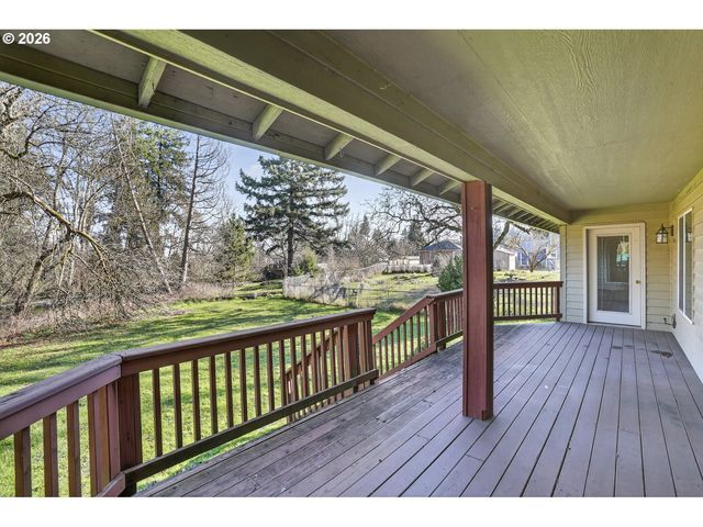 112 WHITE Way, St Helens, OR 97051