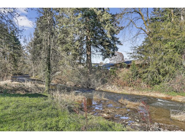 112 WHITE Way, St Helens, OR 97051