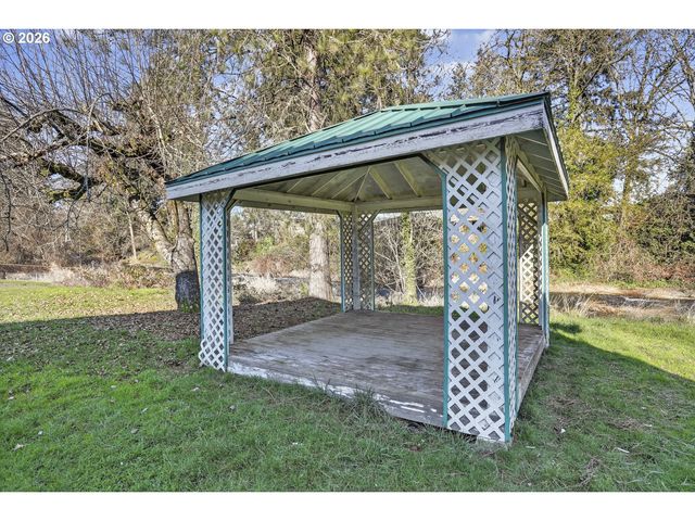 112 WHITE Way, St Helens, OR 97051