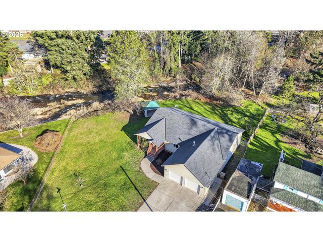 112 WHITE Way, St Helens, OR 97051