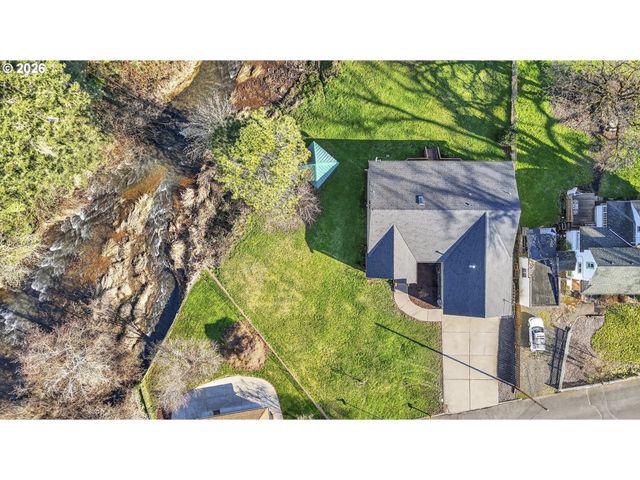 112 WHITE Way, St Helens, OR 97051