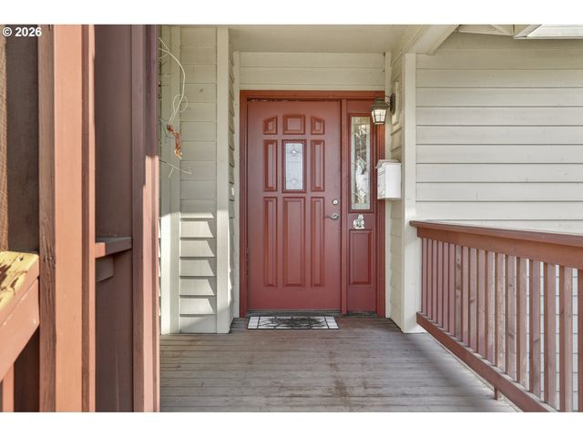 112 WHITE Way, St Helens, OR 97051