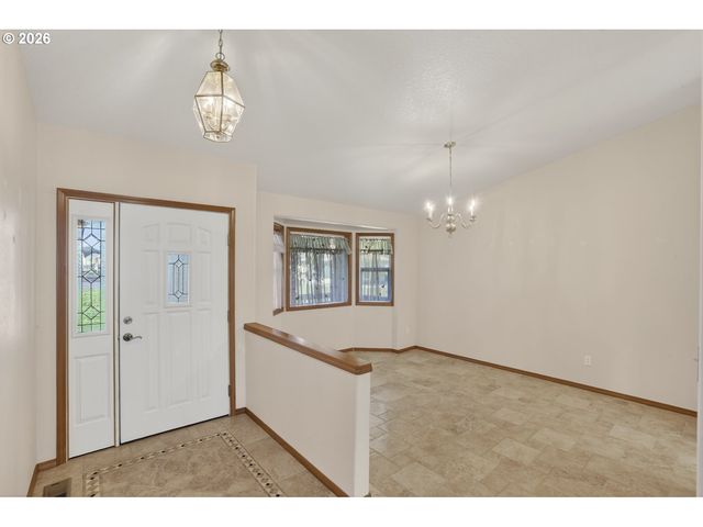 112 WHITE Way, St Helens, OR 97051