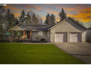 112 WHITE Way, St Helens, OR 97051