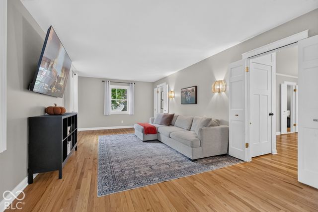 130 Beechmont Drive, Carmel, IN 46032