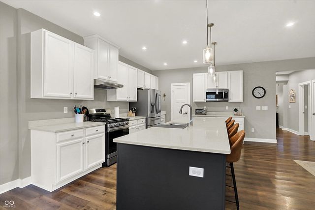 7272 W Beyers Court, New Palestine, IN 46163