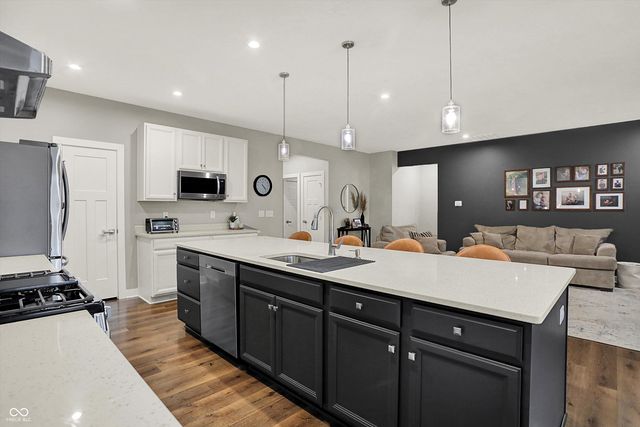 7272 W Beyers Court, New Palestine, IN 46163