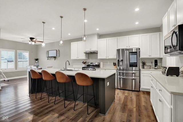 7272 W Beyers Court, New Palestine, IN 46163