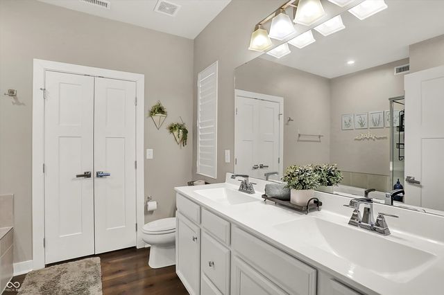 7272 W Beyers Court, New Palestine, IN 46163