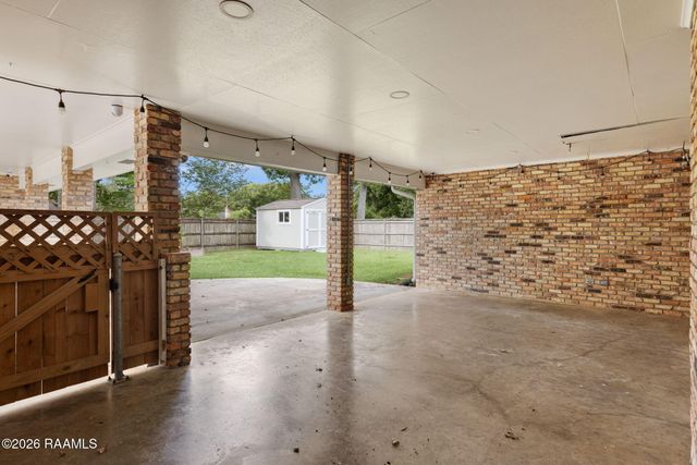 704 Canaan Drive, Lafayette, LA 70508