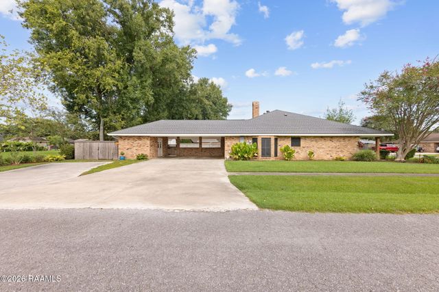704 Canaan Drive, Lafayette, LA 70508