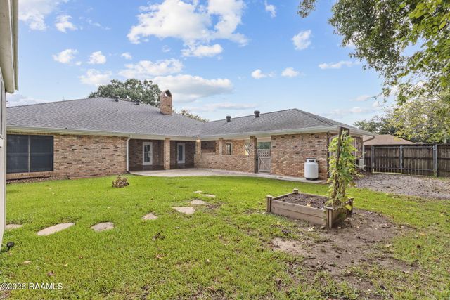 704 Canaan Drive, Lafayette, LA 70508
