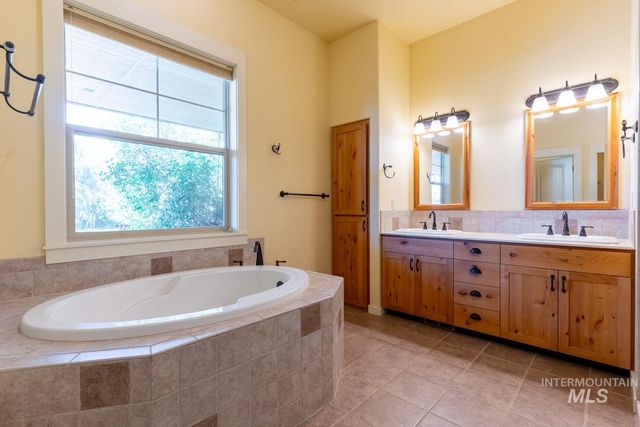 5630 SE 1st Ave, New Plymouth, ID 83655
