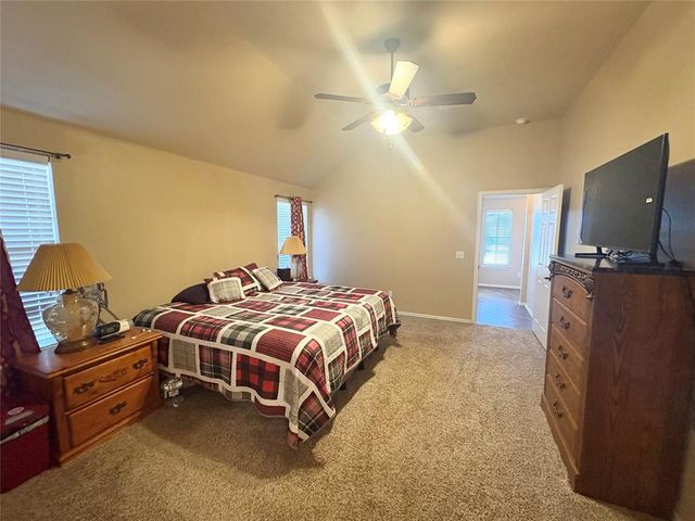 1917 Hebron Court, Yukon, OK 73099