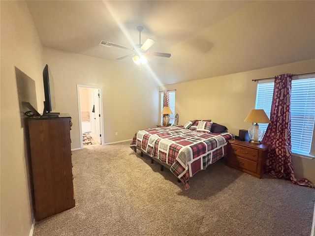 1917 Hebron Court, Yukon, OK 73099